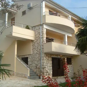 Tomic Appartamento Premantura